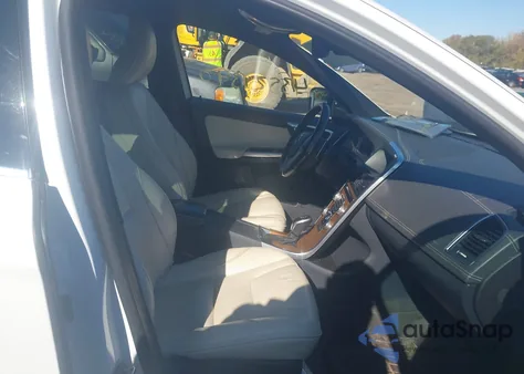 2015 Volvo Xc60 T6 Platinum from USA, damaged, VIN YV4902RM0F2673843